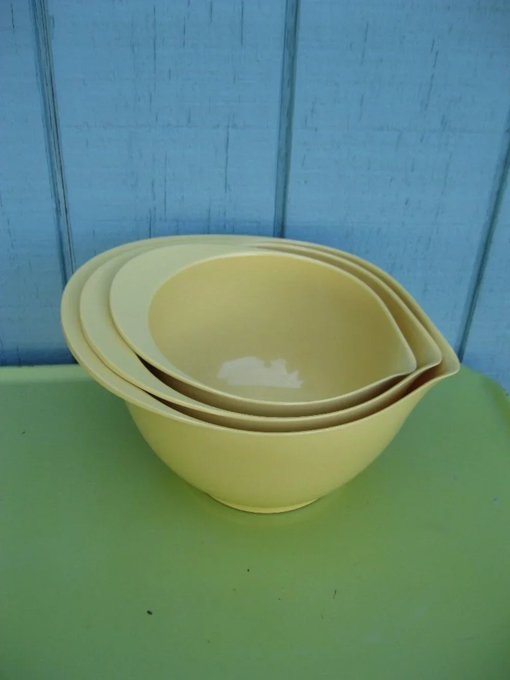 Williams Sonoma Mixing Bowls Set Of Three Nesting w/Pour Spout 4, 3, 2 Quart